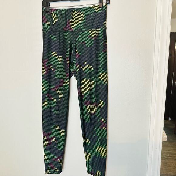 TEREZ Girls Green Striped Camo Print High-Rise Leggings Size Large - Picture 2 of 9